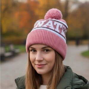 Pink Victoria’s Secret, black/pink/white hat, great condition, soft and comfy,OS